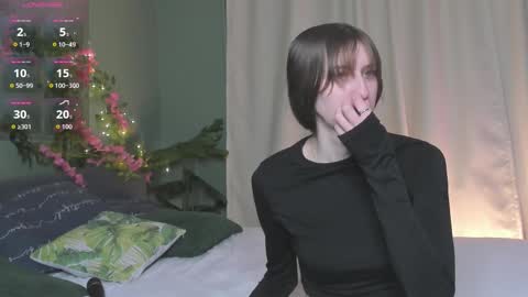 michele_mack online show from December 2, 2025, 2:39 am