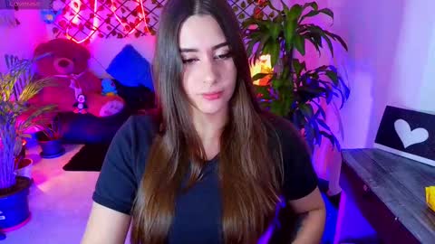 Snapshot of michell_h chatting on March 5, 2025, 2:36 am Nani online show from March 5, 2025, 2:36 am