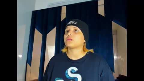 Snapshot of michell_rs chatting on October 23, 2025, 4:45 am michell_rs online show from October 23, 2025, 4:45 am