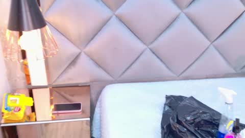 michell_starrr online show from May 26, 2026, 3:02 am
