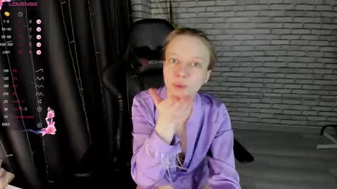 Snapshot of michelle_blond chatting on March 9, 2025, 1:15 pm michelle_blond online show from March 9, 2025, 1:15 pm