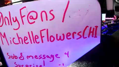 Snapshot of michelle_flowers chatting on December 1, 2025, 6:02 pm michelle_flowers online show from December 1, 2025, 6:02 pm