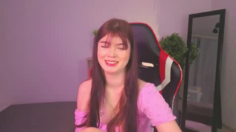 Snapshot of michelle_vasquez chatting on June 1, 2026, 9:49 pm Michelle online show from June 1, 2026, 9:49 pm