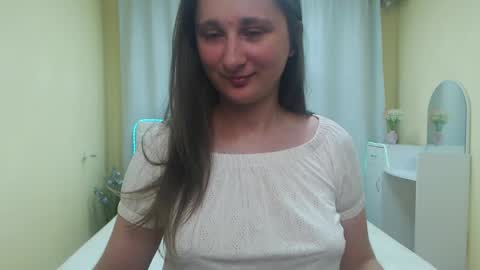 Snapshot of michellee11 chatting on May 27, 2026, 11:07 am Michel online show from May 27, 2026, 11:07 am