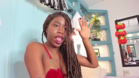 Snapshot of michellepose chatting on October 16, 2025, 1:23 pm michellepose online show from October 16, 2025, 1:23 pm