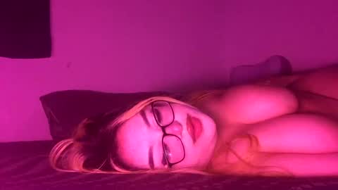 michixnita online show from July 27, 2026, 8:32 am