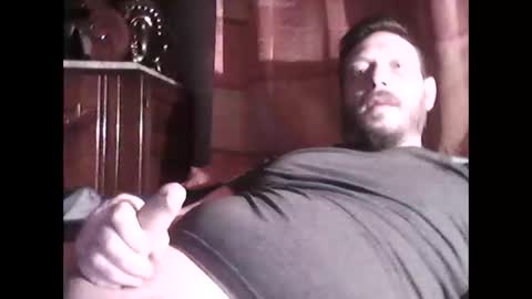 Snapshot of mickael236 chatting on December 26, 2024, 5:37 am mickael236 online show from December 26, 2024, 5:37 am