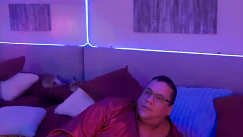 Snapshot of mickeyshyne69 chatting on January 15, 2025, 12:19 am Mickey online show from January 15, 2025, 12:19 am