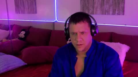 Snapshot of mickeyshyne69 chatting on January 18, 2025, 2:14 am Mickey online show from January 18, 2025, 2:14 am