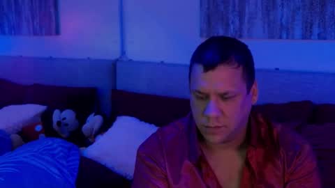 Snapshot of mickeyshyne69 chatting on January 20, 2025, 2:43 am Mickey online show from January 20, 2025, 2:43 am