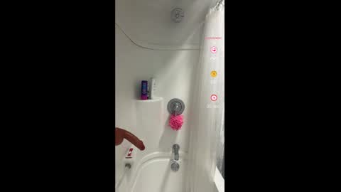 Snapshot of mickeyshyne69 chatting on February 23, 2025, 4:24 pm Mickey online show from February 23, 2025, 4:24 pm