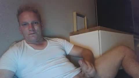 Snapshot of mickkxl chatting on September 18, 2025, 11:29 pm mickkxl online show from September 18, 2025, 11:29 pm