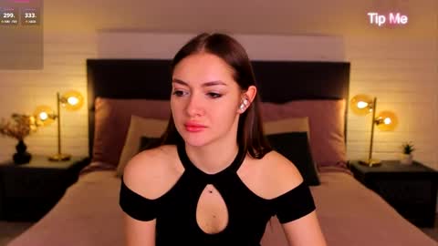 micky___love online show from April 19, 2026, 7:05 pm