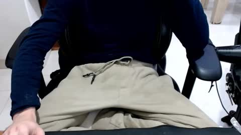 microfama00 online show from January 12, 2026, 6:07 am