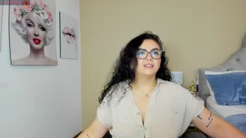 Snapshot of mid_nightpeach chatting on June 12, 2026, 12:09 am mid nightpeach online show from June 12, 2026, 12:09 am