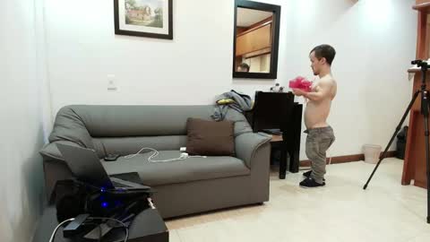 Snapshot of midgettripod1 chatting on May 5, 2026, 11:02 pm Aaron online show from May 5, 2026, 11:02 pm