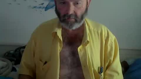 Snapshot of midhir chatting on March 3, 2025, 2:37 pm kike online show from March 3, 2025, 2:37 pm