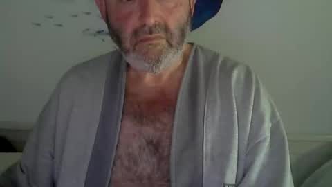 Snapshot of midhir chatting on March 8, 2025, 5:22 pm kike online show from March 8, 2025, 5:22 pm