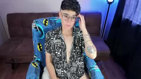 Snapshot of midnight07_ chatting on May 18, 2026, 3:51 pm Blue online show from May 18, 2026, 3:51 pm