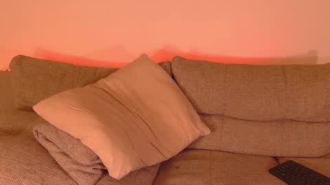 Snapshot of midnight__muse chatting on December 17, 2024, 8:34 am Rain online show from December 17, 2024, 8:34 am