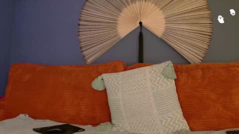 Snapshot of midnight__muse chatting on December 19, 2024, 5:29 am Rain online show from December 19, 2024, 5:29 am