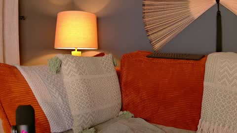 Snapshot of midnight__muse chatting on January 11, 2025, 8:22 am Rain online show from January 11, 2025, 8:22 am