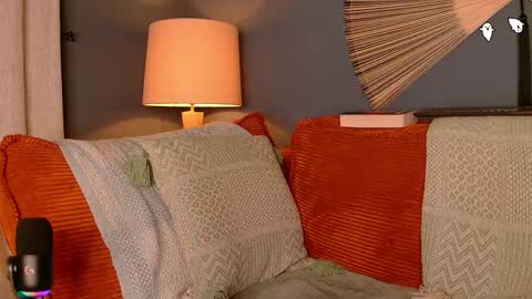 Snapshot of midnight__muse chatting on January 24, 2025, 7:41 am Rain online show from January 24, 2025, 7:41 am