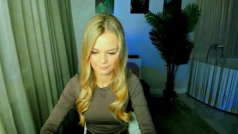 Snapshot of midnighteaura chatting on May 30, 2026, 11:40 am midnighteaura online show from May 30, 2026, 11:40 am