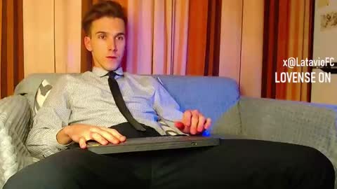 Snapshot of midnighter__ chatting on November 28, 2025, 11:57 am Alexey or just Alex online show from November 28, 2025, 11:57 am