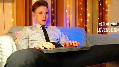 Snapshot of midnighter__ chatting on February 4, 2026, 9:09 pm Alexey or just Alex online show from February 4, 2026, 9:09 pm