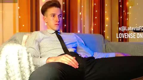 Snapshot of midnighter__ chatting on February 5, 2026, 2:11 pm Alexey or just Alex online show from February 5, 2026, 2:11 pm