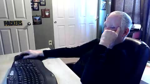 midwestdad09 online show from February 28, 2026, 3:24 pm