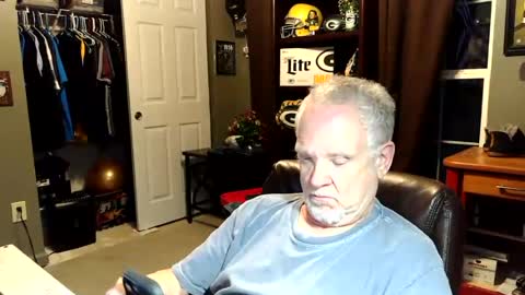 midwestdad09 online show from July 28, 2026, 1:23 am