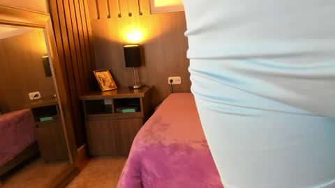 Snapshot of miel_gomez chatting on May 31, 2026, 12:01 pm miel_gomez online show from May 31, 2026, 12:01 pm