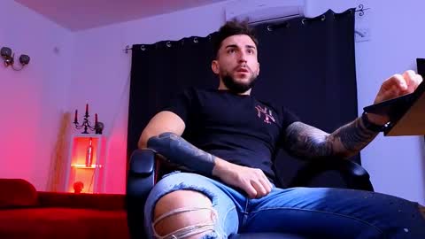 MightyAaron online show from November 26, 2025, 3:40 am