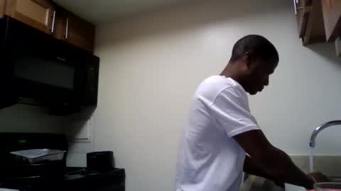 Mightymandingo online show from June 3, 2026, 4:04 am