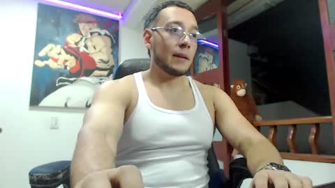 Snapshot of miguel0981 chatting on August 6, 2026, 3:30 am Strong Man online show from August 6, 2026, 3:30 am