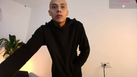 Snapshot of miguelangel_996 chatting on April 16, 2026, 6:14 am miguel angel online show from April 16, 2026, 6:14 am