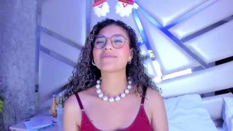 Snapshot of miia02 chatting on December 24, 2024, 8:11 am MIA 3 online show from December 24, 2024, 8:11 am