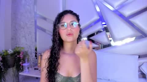 Snapshot of miia02 chatting on January 11, 2025, 5:10 am MIA 3 online show from January 11, 2025, 5:10 am