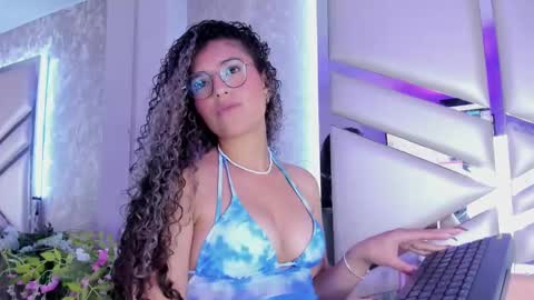 Snapshot of miia02 chatting on January 22, 2025, 10:29 am MIA 3 online show from January 22, 2025, 10:29 am