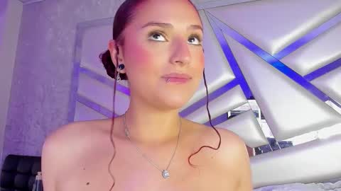 Snapshot of miia02 chatting on September 19, 2025, 4:03 am MIA 3 online show from September 19, 2025, 4:03 am