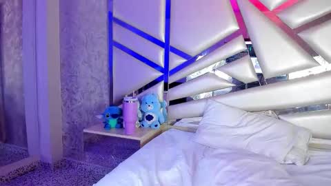 Snapshot of miia02 chatting on October 28, 2025, 3:21 am MIA 3 online show from October 28, 2025, 3:21 am