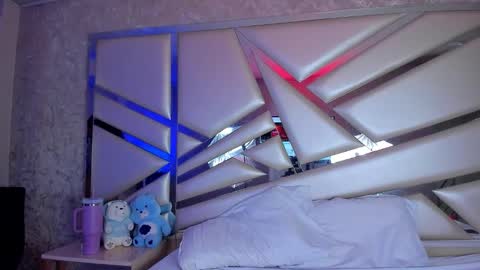 Snapshot of miia02 chatting on November 5, 2025, 3:17 am MIA 3 online show from November 5, 2025, 3:17 am