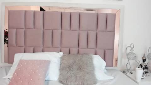 Mia  online show from February 24, 2025, 10:03 pm