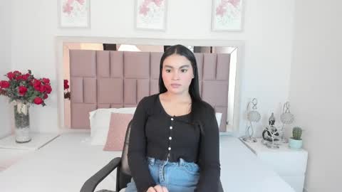 Mia  online show from February 27, 2025, 11:20 am