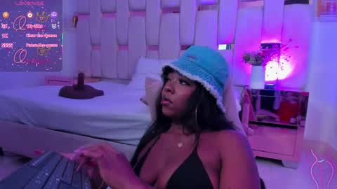 Snapshot of miia_schwarz chatting on May 5, 2026, 11:35 pm Miia Schwarz online show from May 5, 2026, 11:35 pm