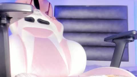 Mia online show from March 11, 2026, 8:53 am