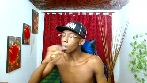 Snapshot of miilo18 chatting on April 21, 2026, 8:20 am milo online show from April 21, 2026, 8:20 am