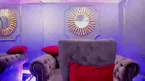 miilu  online show from February 7, 2025, 3:12 am